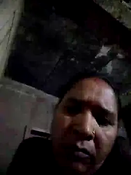 Snapshot of Loomaraj chatting on 06/08/26, 04:29 Loomaraj online show from 06/08/26, 04:29
