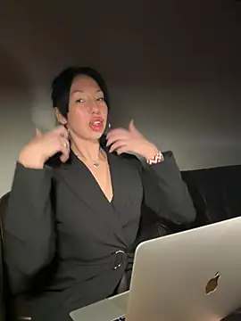 Snapshot of MissDeepVelur chatting on 03/13/26, 05:41 MissDeepVelur online show from 03/13/26, 05:41