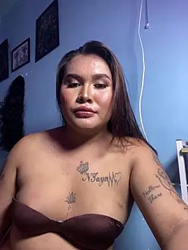 hollynicole online show from 06/17/26, 07:04