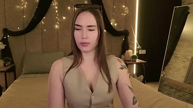 Snapshot of Arielle_Vade chatting on 06/06/26, 05:23 Arielle Vade online show from 06/06/26, 05:23