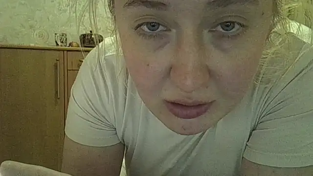 Snapshot of CurvyWild_Lady30 chatting on 04/26/26, 05:10 CurvyWild Lady30 online show from 04/26/26, 05:10