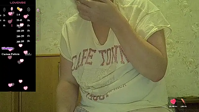 CurvyWild Lady30 online show from 07/18/26, 08:34
