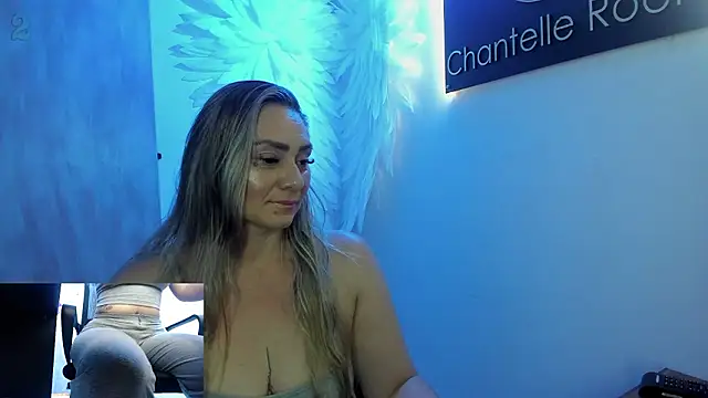 Snapshot of annie_vega17_ chatting on 02/19/26, 08:27 annie vega17 online show from 02/19/26, 08:27