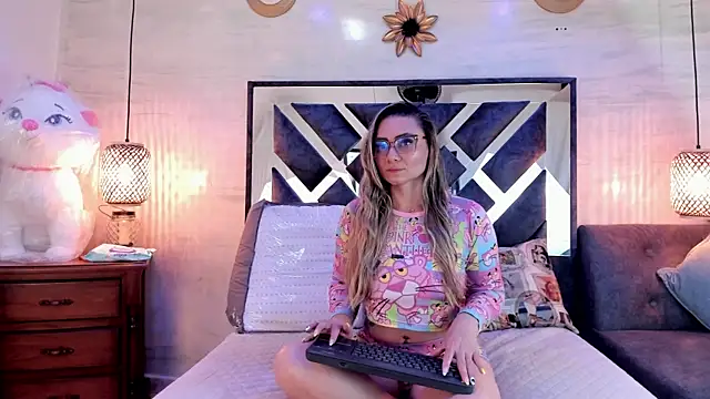 Snapshot of annie_vega17_ chatting on 04/19/26, 01:27 annie vega17 online show from 04/19/26, 01:27