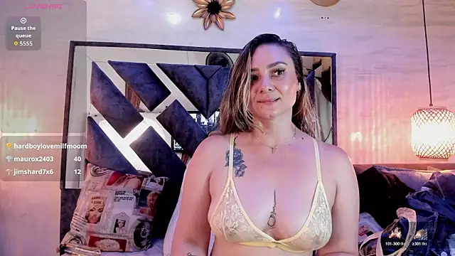 Snapshot of annie_vega17_ chatting on 06/06/26, 12:05 annie vega17 online show from 06/06/26, 12:05