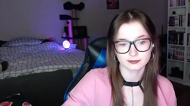 Snapshot of LunaXcherry chatting on 03/30/26, 06:09 LunaXcherry online show from 03/30/26, 06:09