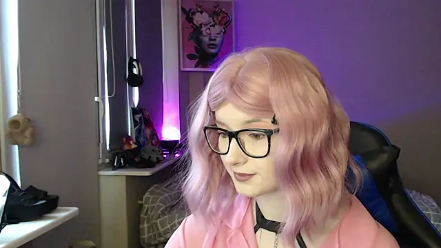 Snapshot of LunaXcherry chatting on 04/08/26, 04:40 LunaXcherry online show from 04/08/26, 04:40