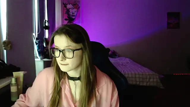 Snapshot of LunaXcherry chatting on 04/09/26, 04:56 LunaXcherry online show from 04/09/26, 04:56