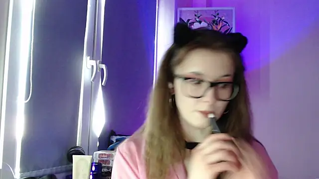 Snapshot of LunaXcherry chatting on 05/20/26, 04:57 LunaXcherry online show from 05/20/26, 04:57