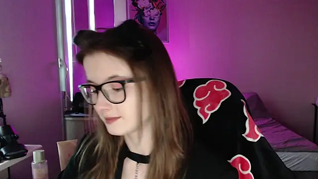 Snapshot of LunaXcherry chatting on 06/09/26, 04:51 LunaXcherry online show from 06/09/26, 04:51