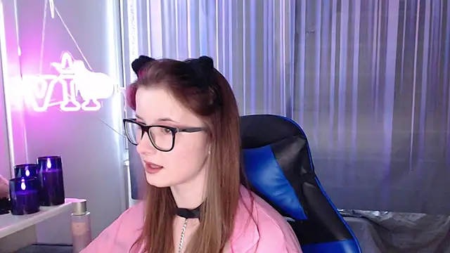 LunaXcherry online show from 06/30/26, 04:41