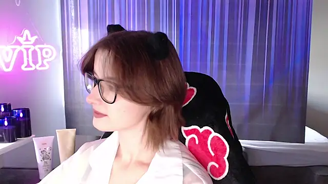 LunaXcherry online show from 07/28/26, 04:39