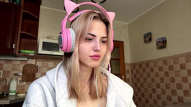 Snapshot of Evva_mayy chatting on 05/11/26, 06:19 Evva mayy online show from 05/11/26, 06:19