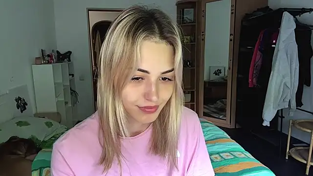 Snapshot of Evva_mayy chatting on 06/07/26, 06:28 Evva mayy online show from 06/07/26, 06:28