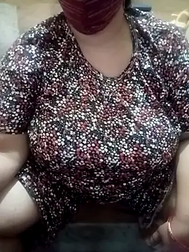 Snapshot of Simran_008 chatting on 03/06/26, 12:34 Simran 008 online show from 03/06/26, 12:34