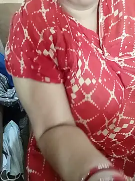 Snapshot of Simran_008 chatting on 05/19/26, 02:18 Simran 008 online show from 05/19/26, 02:18