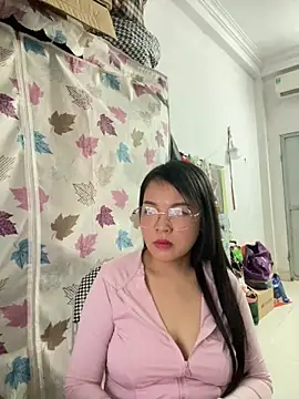 Snapshot of Strawberry-wet chatting on 03/11/26, 05:35 Strawberry-wet online show from 03/11/26, 05:35