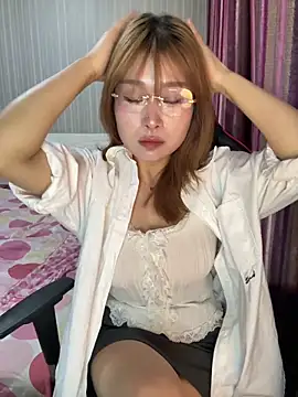Snapshot of A-cola chatting on 04/23/26, 01:35 A-cola online show from 04/23/26, 01:35