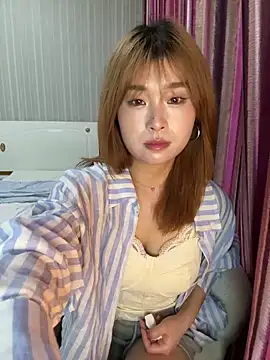 Snapshot of A-cola chatting on 05/15/26, 02:46 A-cola online show from 05/15/26, 02:46