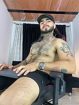 Snapshot of Benjii_Carter1 chatting on 03/20/26, 03:33 Benjii Carter1 online show from 03/20/26, 03:33