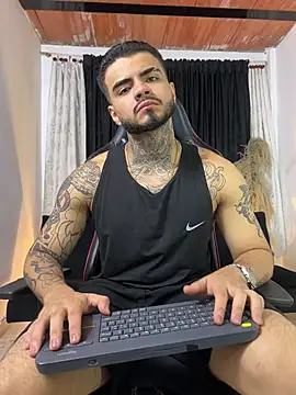 Snapshot of Benjii_Carter1 chatting on 04/17/26, 02:03 Benjii Carter1 online show from 04/17/26, 02:03