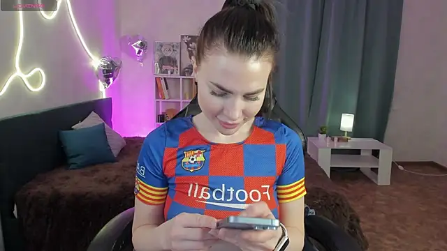 Snapshot of little__isabel chatting on 05/07/26, 07:58 little isabel online show from 05/07/26, 07:58