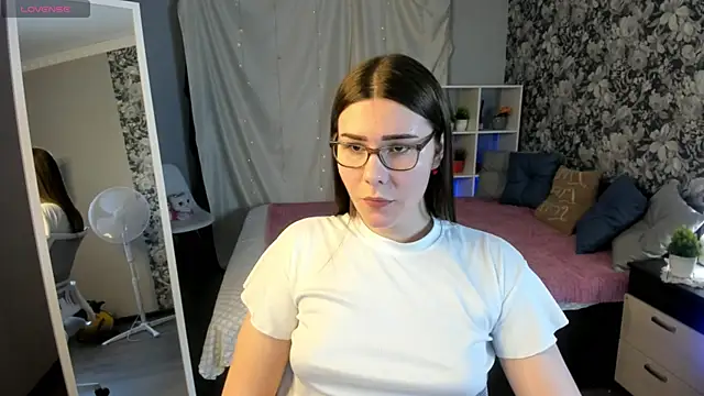 Coraline kitty online show from 05/03/26, 06:47