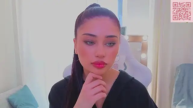 Snapshot of Sofia_Plump chatting on 03/22/26, 10:07 Sofia Plump online show from 03/22/26, 10:07