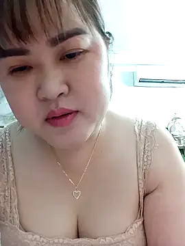 Snapshot of Kee-kimlee chatting on 03/07/26, 02:52 Kee-kimlee online show from 03/07/26, 02:52