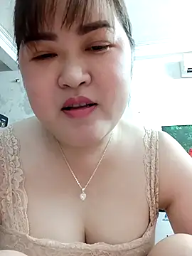 Snapshot of Kee-kimlee chatting on 03/24/26, 08:08 Kee-kimlee online show from 03/24/26, 08:08