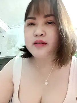 Snapshot of Kee-kimlee chatting on 03/25/26, 01:33 Kee-kimlee online show from 03/25/26, 01:33