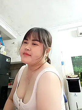 Snapshot of Kee-kimlee chatting on 04/10/26, 02:00 Kee-kimlee online show from 04/10/26, 02:00