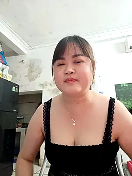 Snapshot of Kee-kimlee chatting on 04/13/26, 05:29 Kee-kimlee online show from 04/13/26, 05:29
