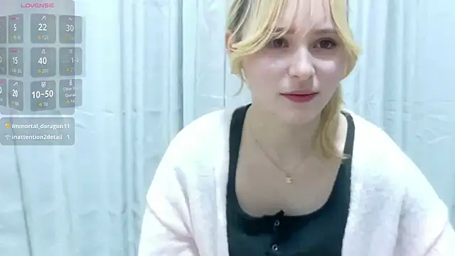 Snapshot of e_ri_ka93 chatting on 03/05/26, 11:39 e ri ka93 online show from 03/05/26, 11:39