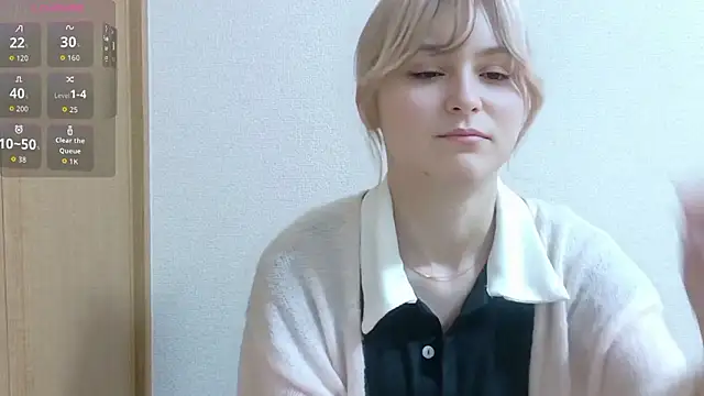 Snapshot of e_ri_ka93 chatting on 05/26/26, 01:29 e ri ka93 online show from 05/26/26, 01:29