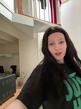Snapshot of Mis-Elisa96 chatting on 03/10/26, 04:45 Mis-Elisa96 online show from 03/10/26, 04:45