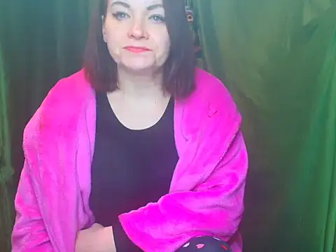 Snapshot of Milana9732 chatting on 04/12/26, 03:28 Milana9732 online show from 04/12/26, 03:28