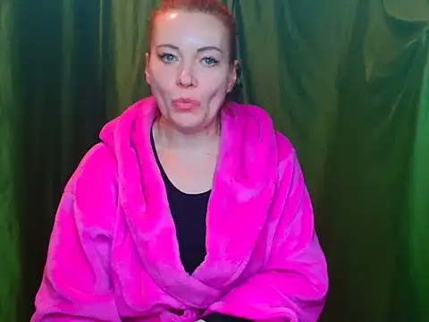 Snapshot of Milana9732 chatting on 04/13/26, 01:38 Milana9732 online show from 04/13/26, 01:38