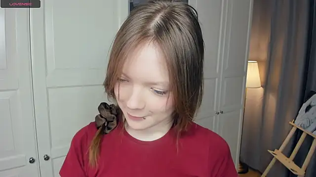 Snapshot of LavenderMitten chatting on 04/24/26, 05:54 LavenderMitten online show from 04/24/26, 05:54