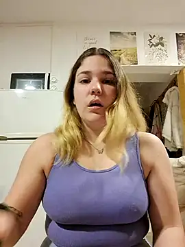 Snapshot of Dulcexpecado chatting on 03/11/26, 10:16 Dulcexpecado online show from 03/11/26, 10:16