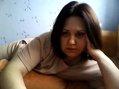 Snapshot of LockyCharm111 chatting on 05/13/26, 04:32 LockyCharm111 online show from 05/13/26, 04:32