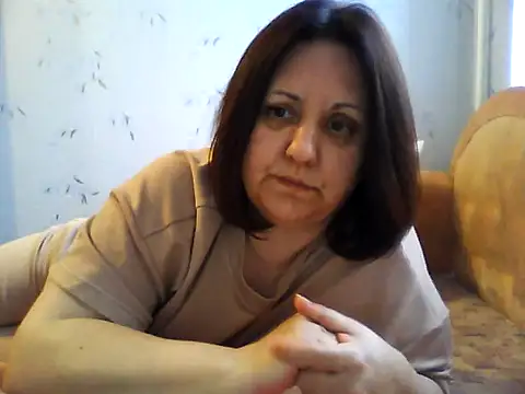 Snapshot of LockyCharm111 chatting on 05/13/26, 04:37 LockyCharm111 online show from 05/13/26, 04:37