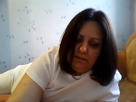 Snapshot of LockyCharm111 chatting on 06/11/26, 05:33 LockyCharm111 online show from 06/11/26, 05:33