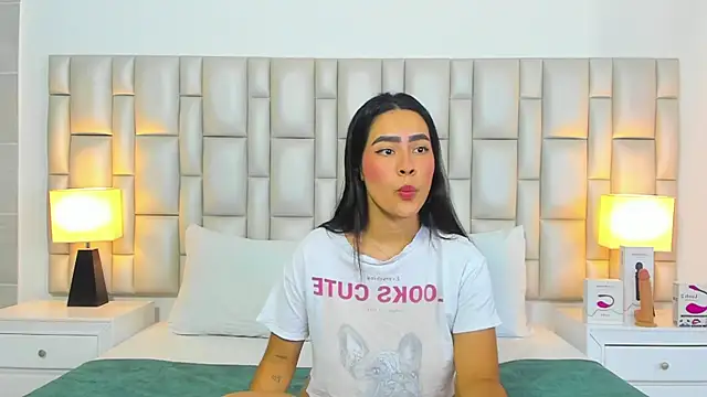 Snapshot of paola_katy_dicks chatting on 11/01/25, 01:24 paola katy dicks online show from 11/01/25, 01:24