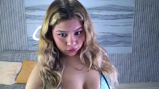 Snapshot of Sophie19__ chatting on 04/27/26, 11:41 Sophie19 online show from 04/27/26, 11:41