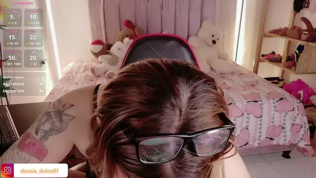 Snapshot of alessia_dolce chatting on 03/30/26, 04:24 alessia dolce online show from 03/30/26, 04:24
