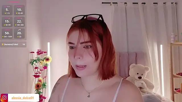 Snapshot of alessia_dolce chatting on 04/06/26, 02:09 alessia dolce online show from 04/06/26, 02:09