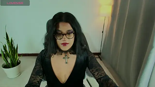 Snapshot of succubus_Vitta chatting on 06/13/26, 01:58 succubus Vitta online show from 06/13/26, 01:58