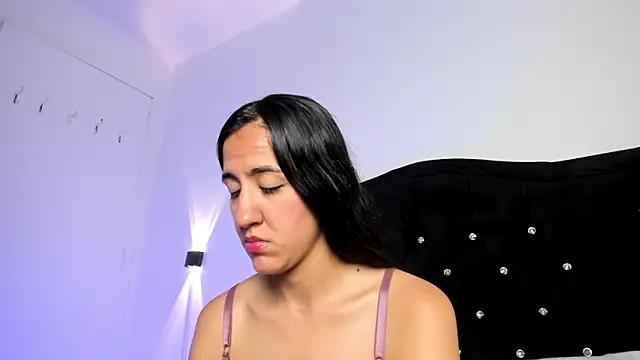 Snapshot of gisell_antonella chatting on 05/07/26, 12:54 gisell antonella online show from 05/07/26, 12:54