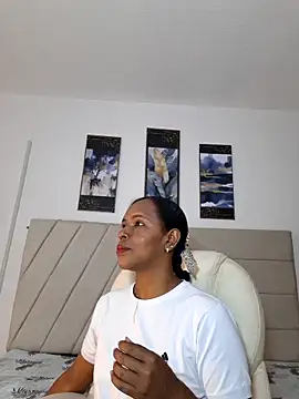 Snapshot of samaraa_smith1 chatting on 04/24/26, 12:07 samaraa smith1 online show from 04/24/26, 12:07